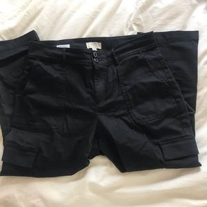 Lost petite crop black cargo